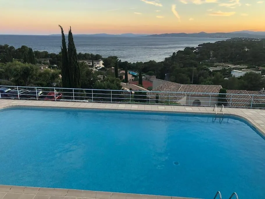 Appartement Vue Mer Et Esterel Avec Piscine Saint-Raphael  Apartment Saint-Raphael (Var)